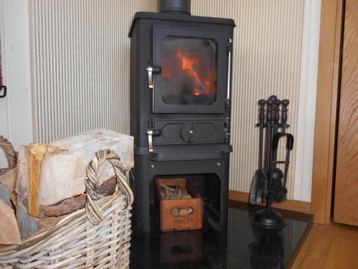 The Shepherds Hut Carmarthen Buitenkant foto